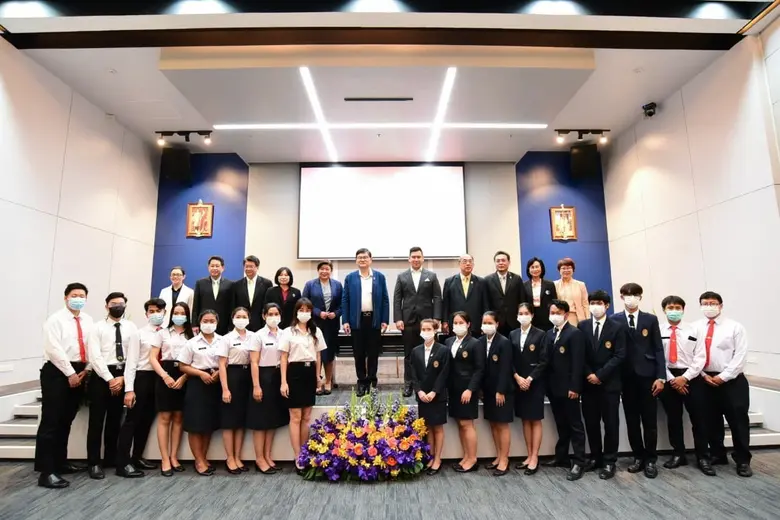 ศาสตราจารย์พิเศษ ดร.เอนก เหล่าธรรมทัศน์ ร...