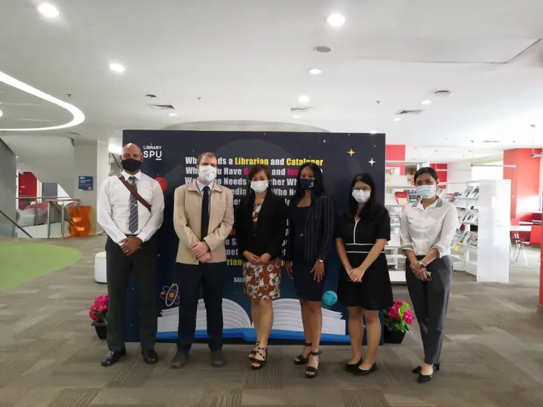 คุณวิยะดา ศิริมาณนท์ หัวหน้าแผนกบริการสาร...