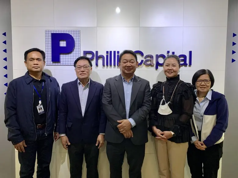 นายชูวิทย์ จึงธนสมบูรณ์ (กลาง) ประธานเจ้า...