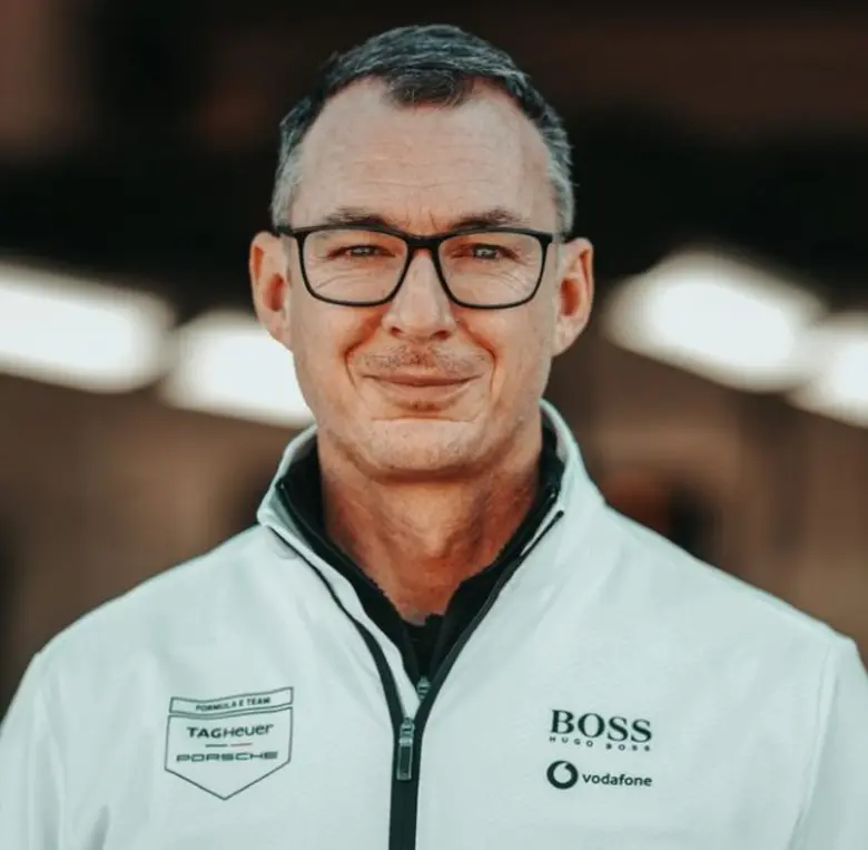 สตุ๊ทการ์ท. การแข่งขันรถยนต์ทางเรียบ รายก...