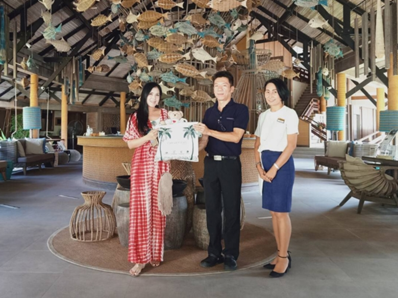 สมพงษ์ โสภณวงศากร (กลาง) รักษาการในตำแหน่...