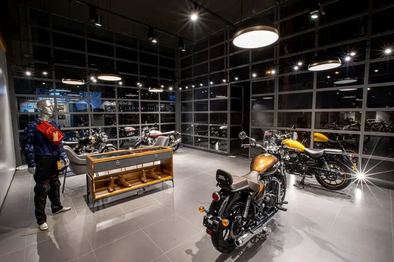 เปิดตัวรอยัล เอนฟิลด์ สโตร์ อยุธยา เสริมทัพตัวแทนจำหน่ายครอบคลุมทั่วประเทศไทย เพื่อการเข้าถึงจิตวิญญาณการขับขี่ที่แท้จริง