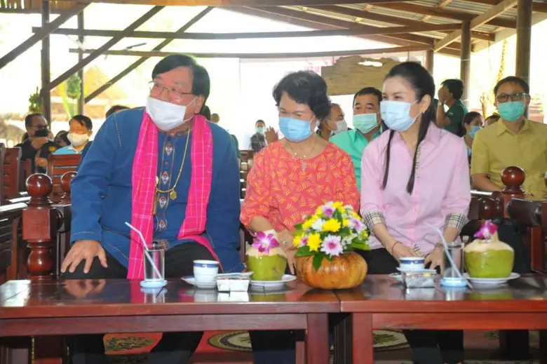 นายประภัตร โพธสุธน รัฐมนตรีช่วยว่าการกระท...