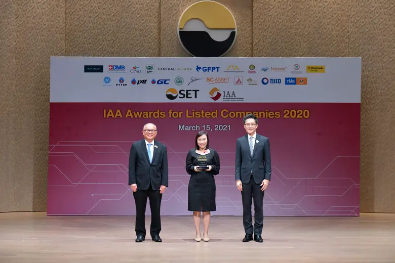 นางสาวยลวรรณ เอี่ยมอลงกรณ์ ผู้ช่วยกรรมการ...