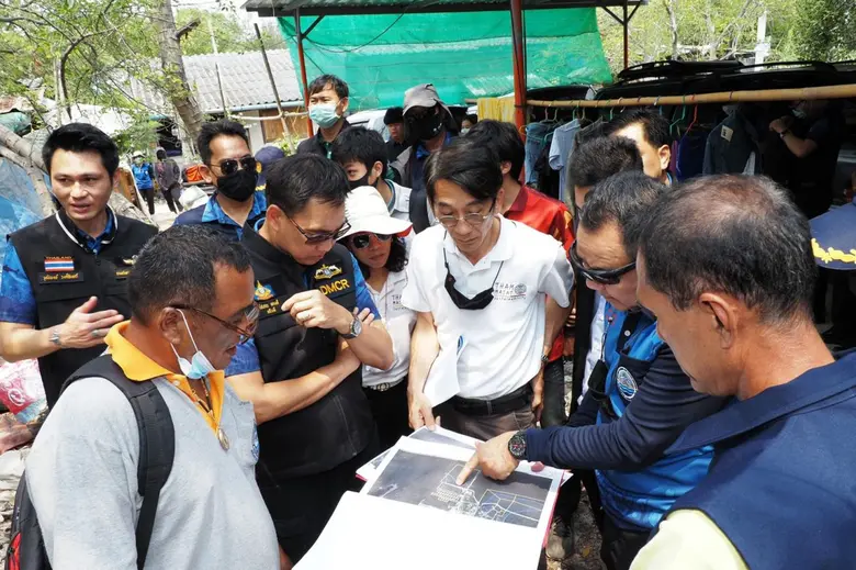 "วราวุธ" สั่งเดินหน้าแก้ไขปัญหากัดเซาะชายฝั่งทุกมิติ "กรมทะเล" จับมือ "ม. ธรรมศาสตร์" แก้ไขปัญหาที่ดินตกน้ำ ยกชุมชนคลองเสาธงเป็นต้นแบบ