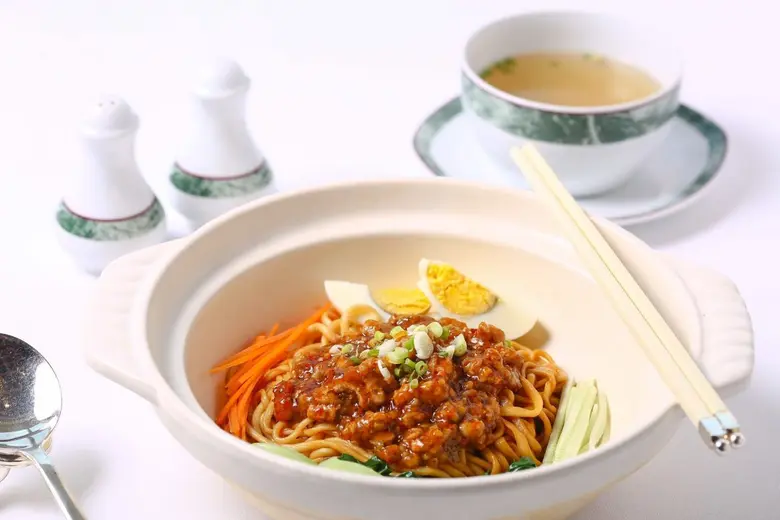 ถ้าพูดถึงความอร่อยของบะหมี่ต้องวัดกันที่เ...