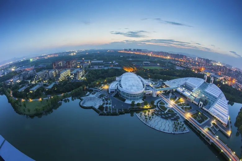 เมื่อวันที่ 4 มีนาคม บทความขึ้นปกบนวารสาร...