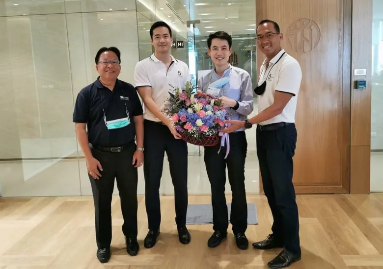 นายชาคริต ทีปกรสุขเกษม (ที่2จากขวา) กรรมก...