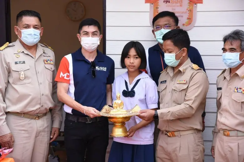 ธอส. สร้างบ้านหลังใหม่ให้แก่นักเรียนที่ยากไร้ พร้อมซ่อมแซมอาคารเรียนและมอบรถรับส่งนักเรียน ให้แก่ ร.ร.บ้านซับเปิบ จ.เพชรบูรณ์