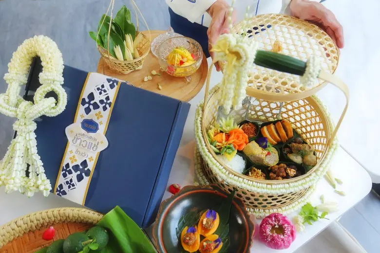 ร้านอาหารไทย "ทองหล่อ" เปิดกรุเมนูต้นตำรั...