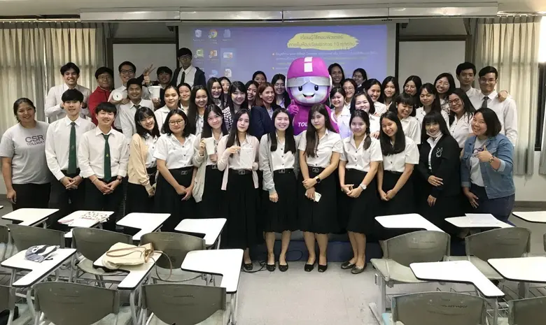 เมื่อเร็วๆ นี้ น.ส.ปรางแก้ว ทองดี (แถว2 ด้านซ้ายแมส...