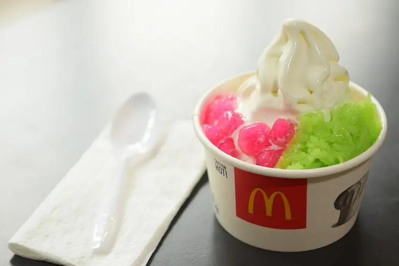 แมคโดนัลด์ชวนเติมความสดชื่นกับเมนูหวานเย็...