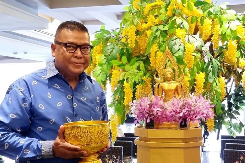 สมาคมประชาสัมพันธ์ไทย สรงน้ำขอพรพระเพื่อเ...