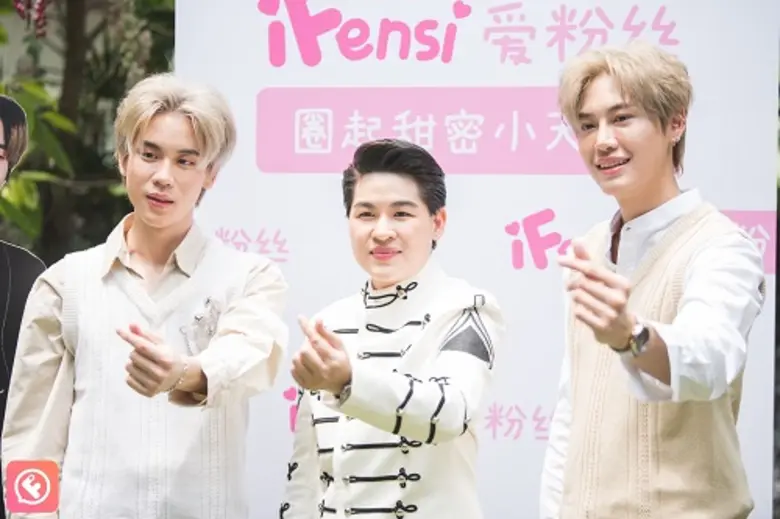 สองหนุ่มหน้าใสที่เรียกได้ว่าฮอตสุดๆ ในตอนนี้ สำหรับ...