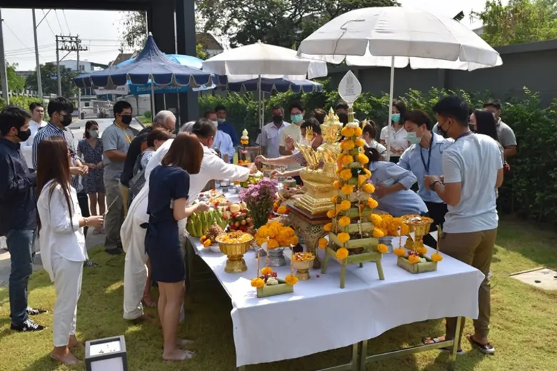 ผู้บริหารและลูกบ้าน ร่วมพิธีมงคลอัญเชิญท้าวมหาพรหมประดิษฐานภายในโครงการ The Cube Loft นวลจันทร์