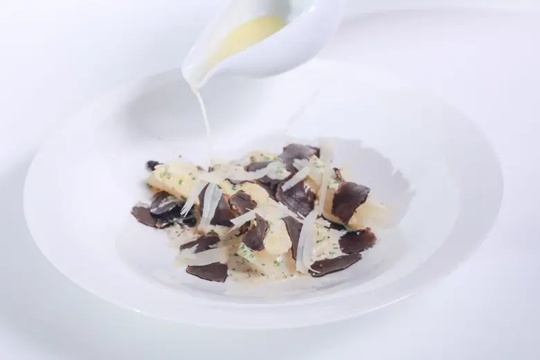 สัมผัสความอร่อยของราชินีแห่งหน่อไม้จากฝรั่งเศส กับเทสติ้งเมนู"หน่อไม้ฝรั่งขาว" ณ ห้องอาหารเรดสกาย