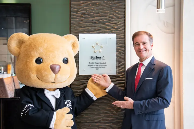 เดอะ เซนต์ รีจิส กรุงเทพฯ คว้ารางวัลโรงแรมระดับห้าดาวติดกันเป็นปีที่ 4 ในการประกาศรางวัล "ฟอร์บส ทราเวล ไกด์" (Forbes Travel Guide) ประจำปี 2564