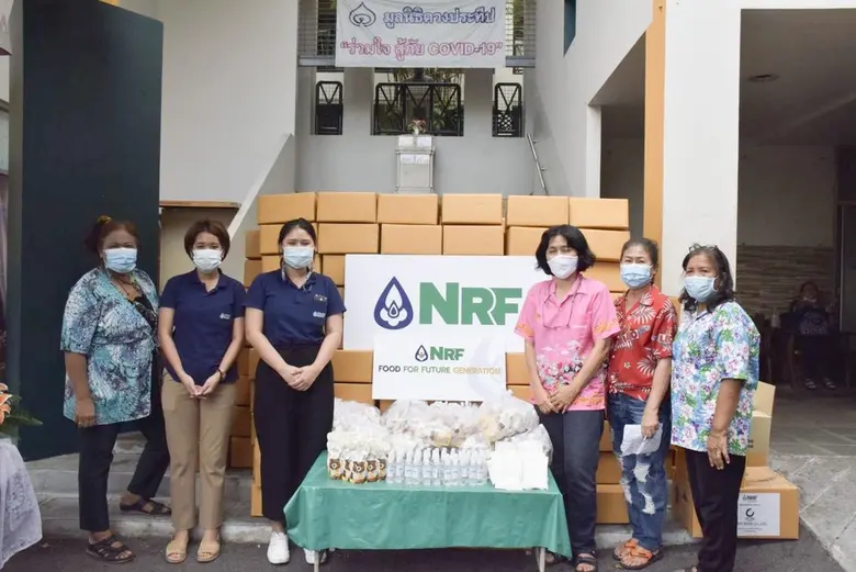 พนักงานจากฝ่าย Sustainability and Public ...