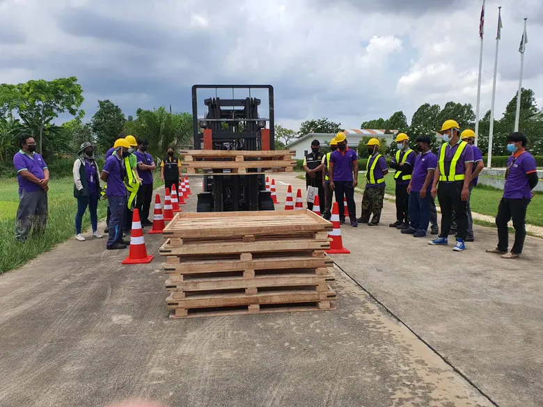 สนพ.บุรีรัมย์ เพิ่มทักษะผู้ควบคุมรถยกสินค้าขนาดไม่เกิน 10 ตัน