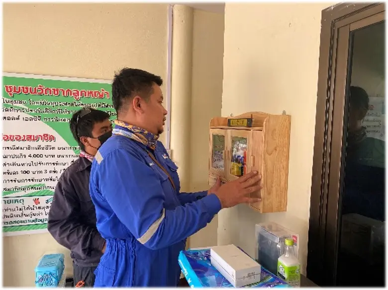 AGC มอบถังดับเพลิงตู้ยาสามัญพร้อมติดตั้งให้ศูนย์คัดแยกขยะรีไซเคิล ชุมชนวัดชากลูกหญ้า
