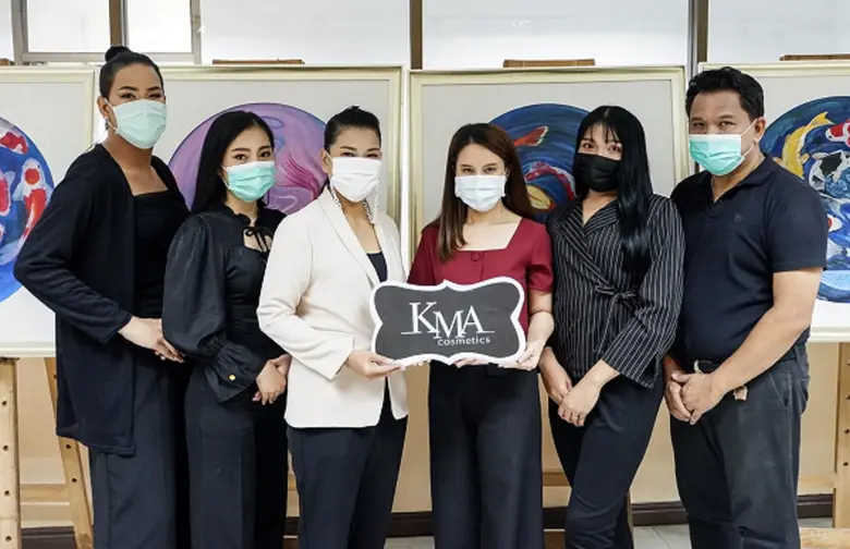 สุวภา ศิริวรรณ หัวหน้าหน่วยอบรมการแต่งหน้...