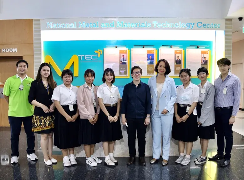 นำทีมผู้ชนะเลิศโครงการ Covestro Innovatio...