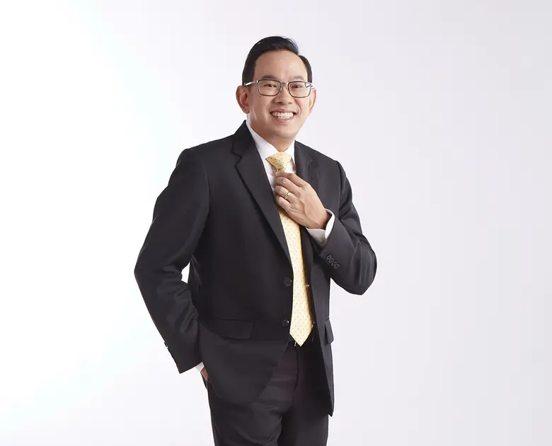 นายวัฒนพงษ์ คุโรวาท ผู้อำนวยการสำนักงานนโ...