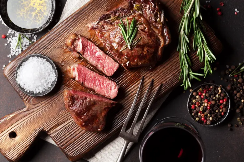 ห้องอาหาร โคสต์ บีชคลับและบิสโทร ขอเชิญทุ...