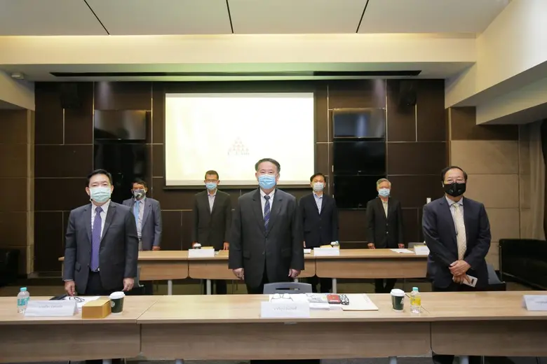 คุณวิฑูรย์ สิมะโชคดี (ที่ 2 ยืนจากซ้าย) ป...