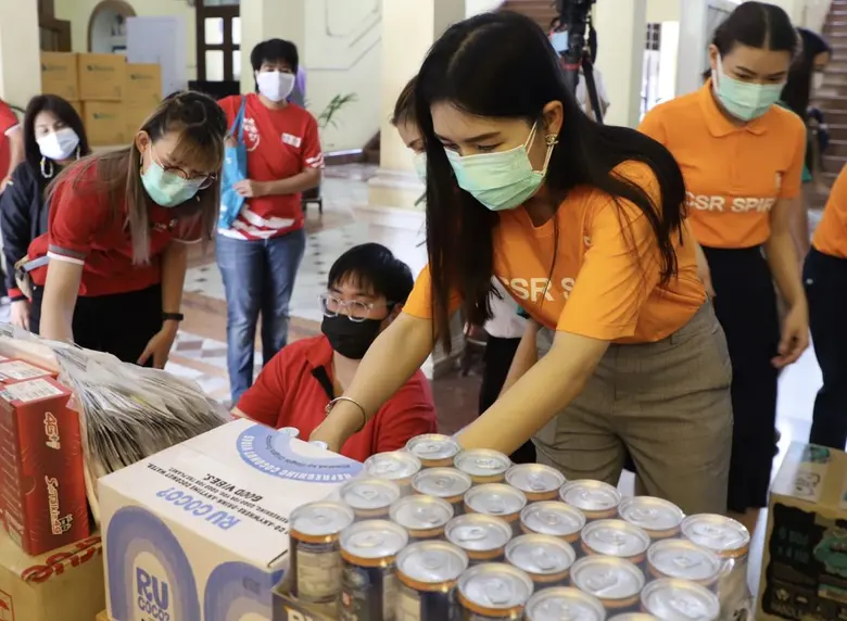 เจ้าสัวธนินท์ เดินหน้าสนับสนุนรพ.สนาม-รพ.ศิริราชต่อตามแผน จัดทัพบริษัทในเครือซีพี ร่วมโครงการ "ซีพีร้อยเรียงใจ สู้ภัยโควิด-19"