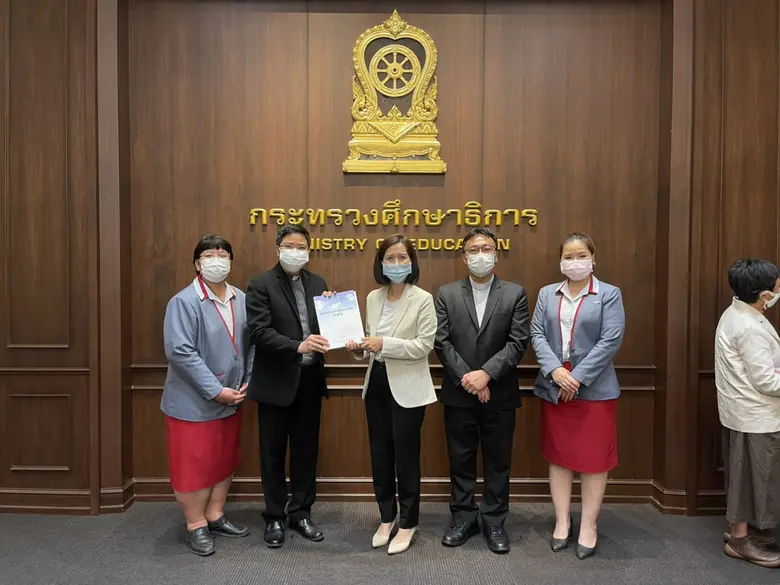 โรงเรียนอัสสัมชัญสมุทรปราการ เป็นตัวแทนโรงเรียนในเครือมูลนิธิคณะเซนต์คาเบรียลแห่งประเทศไทยเข้าพบรัฐมนตรีว่าการกระทรวงศึกษาธิการ ประชุมอย่างไม่เป็นทางการ