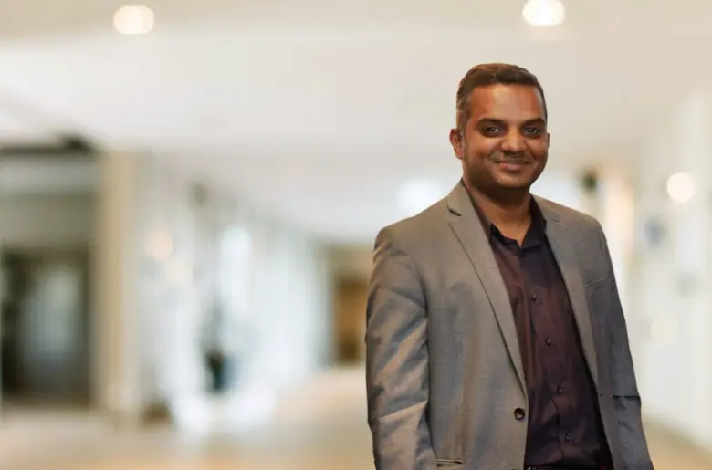 ซิกนิฟาย หรือเป็นที่รู้จักในชื่อเดิม ฟิลิ...