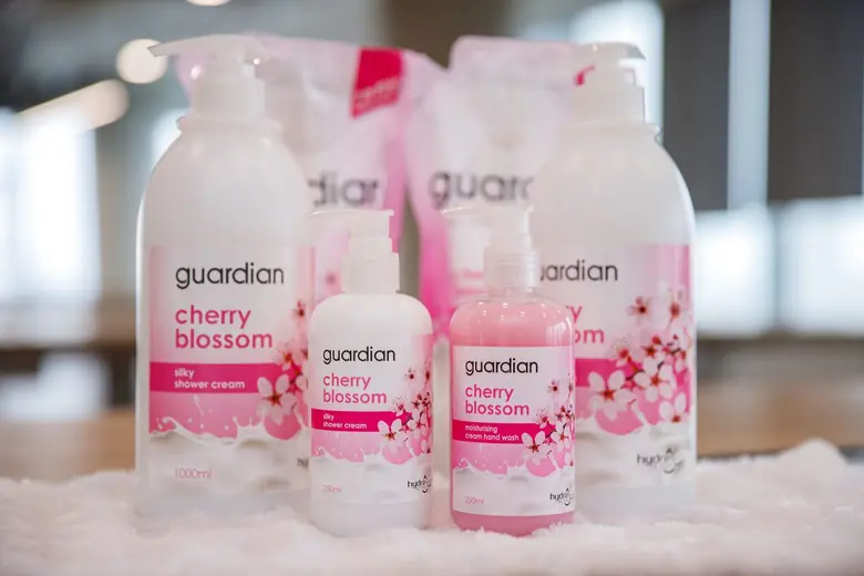 ออลล์ การ์เดี้ยน เปิดตัว "ครีมอาบน้ำเชอร์รี่ บลอสซั่ม"ในแคมเปญ "I miss Japan" ที่เซเว่น อีเลฟเว่น และALL ONLINE