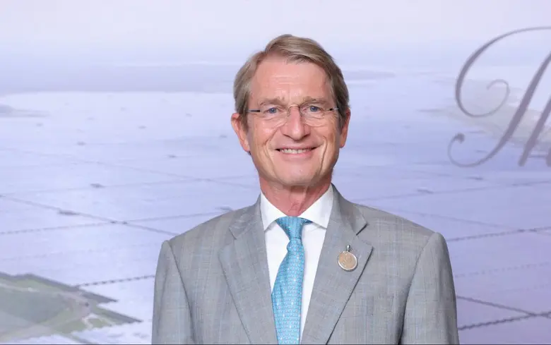 ดร. ฮาราลด์ ลิงค์ ประธาน บี.กริม และประธา...