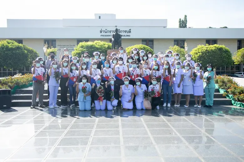 ม.อ. ร่วมฝ่าวิกฤต Covid-19  ส่งทีมแพทย์ พยาบาล กำลังเสริมดูแลผู้ป่วย ที่ โรงพยาบาลบุษราคัม เมืองทองธานี