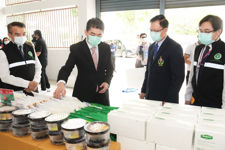 เครือซีพี รวมพลังมอบอาหารปลอดภัย-ครุภัณฑ์ให้รพ.สนาม อาคารกีฬานิมิบุตร