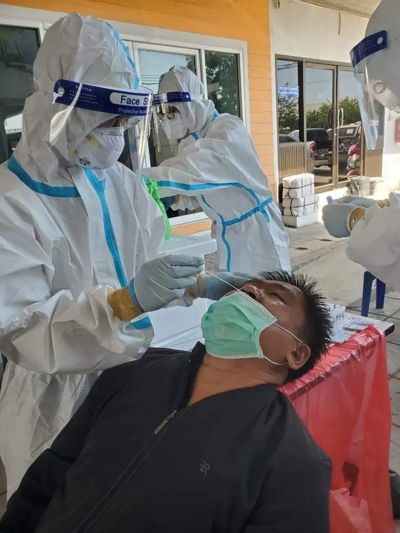 "บัณฑิตเทคนิคการแพทย์ มรภ.บ้านสมเด็จฯ" หัวใจอาสา ร่วมทีมด่านหน้า MT Heroes ช่วยชาติลุยตรวจโควิด 19