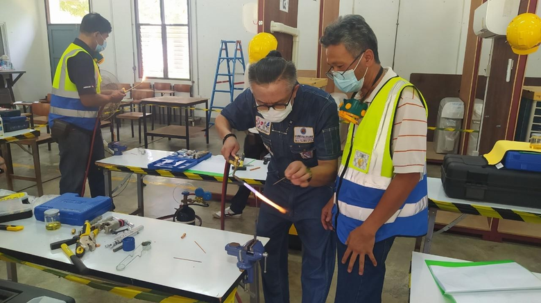 สำนักงานพัฒนาฝีมือแรงงานเพชรบุรี เปิดฝึกอบรม สาขาช่างเครื่องปรับอากาศในบ้านและการพาณิชย์ขนาดเล็ก ระหว่างวันที่ 11 - 20 พฤษภาคม 2564 จำนวน 20 คน