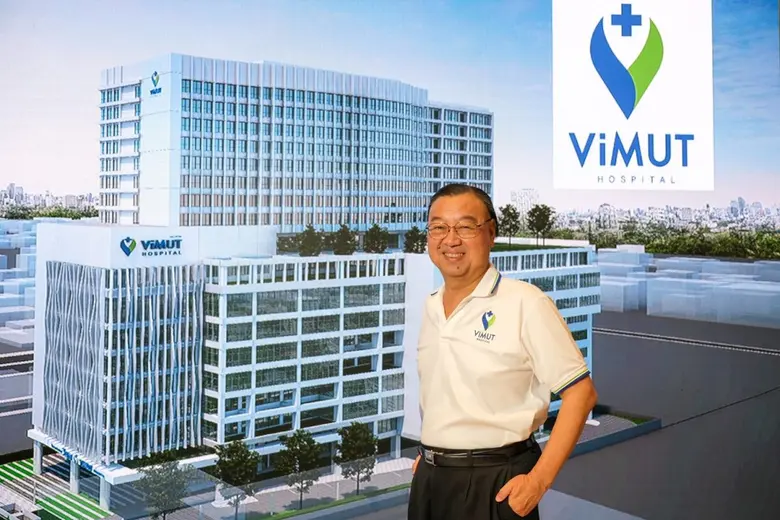 นายแพทย์กฤตวิทย์ เลิศอุตสาหกูล ประธานเจ้า...