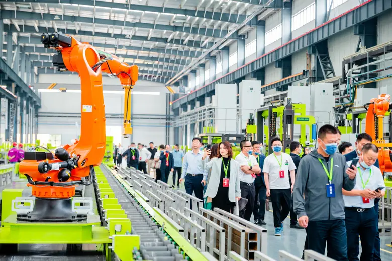 Xinhua Silk Road: Zoomlion เปิดโรงงานผลิตทาวเวอร์เครนอัจฉริยะเฟสสองในภาคกลางของจีน