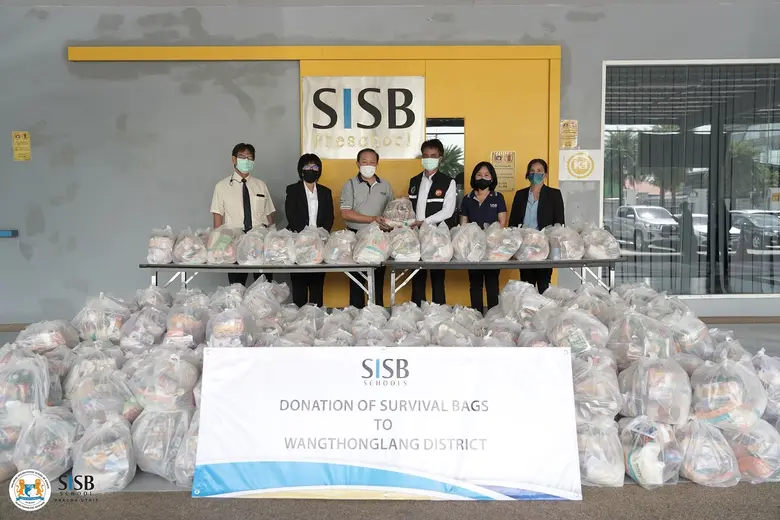 SISB บริจาคถุงยังชีพ 300 ชุดเพื่อช่วยเหลือผู้ยากไร้ในพื้นที่เขตวังทองหลาง