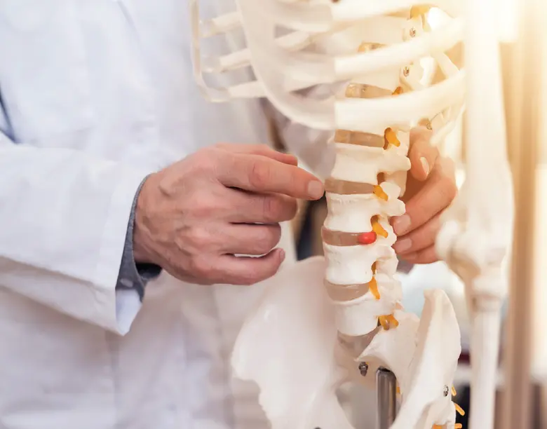 แนะ 5 วิธีสังเกตอาการโรคปวดหลังในผู้สูงอายุ