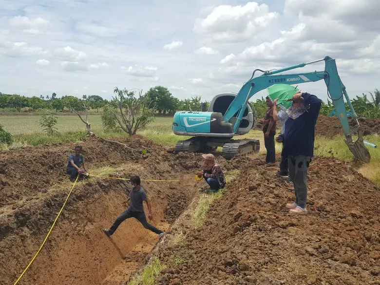 สำนักงานพัฒนาชุมชนอำเภอวิเศษชัยชาญ ดำเนินการขับเคลื่อนงานโครงการพัฒนาพื้นที่ต้นแบบการพัฒนาคุณภาพชีวิต ตามหลักทฤษฎีใหม่ประยุกต์สู่ "โคก หนอง นา โมเดล"