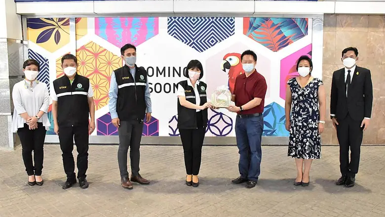 เมื่อเร็ว ๆ นี้ นายสมพล ตรีภพนารถ (ที่ 5 ...