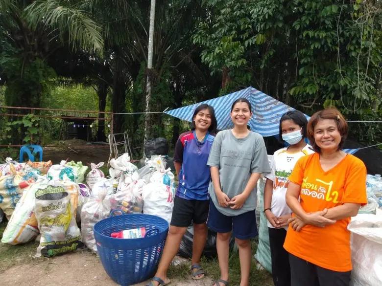 จากปัญหาในชุมชนที่มีทั้งเด็กด้อยโอกาส ผู้...