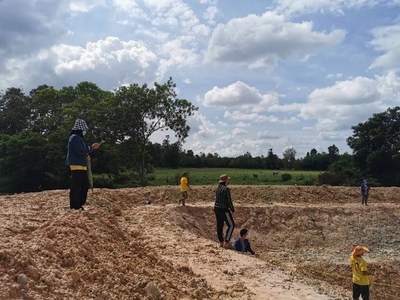 ทุ่มสุดตัว! พช.อุบลฯ ติดตามสนับสนุนการปรับพื้นที่ "โคก หนอง นา พช." อ.โพธิ์ไทร เพื่อสืบสาน รักษา ต่อยอดแนวพระราชดำริ ให้เกิดความถูกต้องและเป็นไปตามระเบียบของทางราชการ