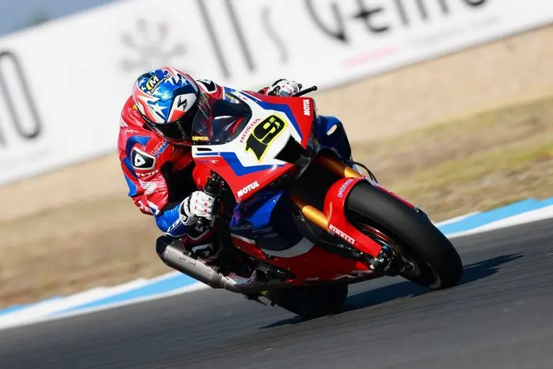 อัลวาโร่ เบาติสต้า ยอดนักบิดสแปนิชจาก ทีม...