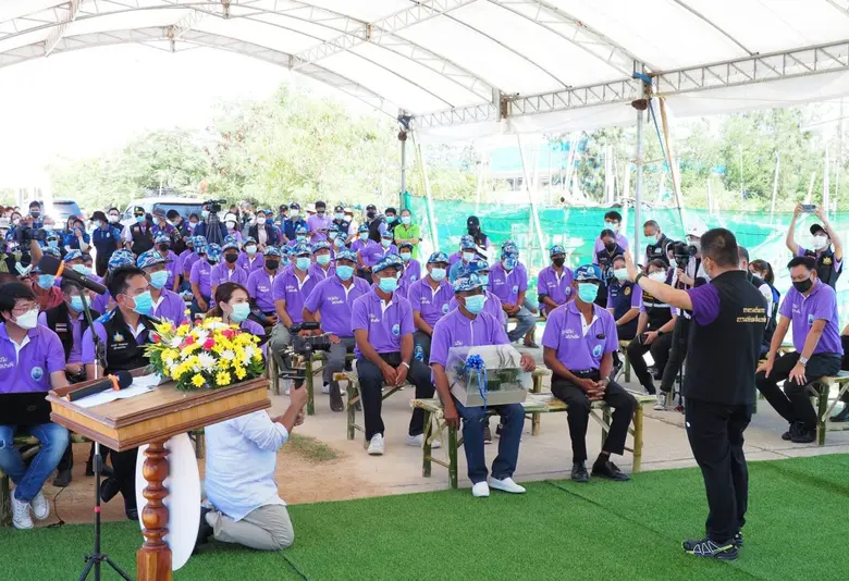 "วราวุธ ทส." ส่งมอบโครงการแนวไม้ไผ่กันคลื่น มอบ"ที่ปรึกษายุทธพล" เร่งหารือ "กรมทะเล" แก้ปัญหากัดเซาะ 3.19กม. จังหวัดเพชรบุรี