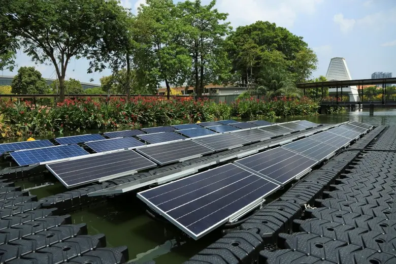 เอสซีจี และทีทีซีแอล จับมือ มทส. ติดตั้งโรงไฟฟ้าลอยน้ำจากพลังงานแสงอาทิตย์ เพื่อใช้ในโรงพยาบาลมหาวิทยาลัยเทคโนโลยีสุรนารี