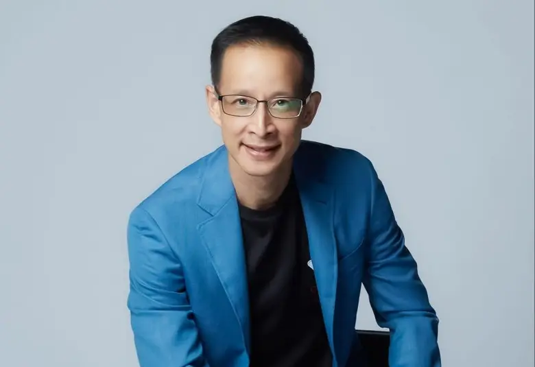 นายสาระ ล่ำซำ กรรมการผู้จัดการและประธานเจ...